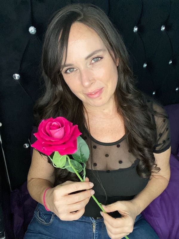 Katie Lyn Easter portrait